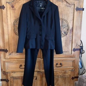 Women’s T. Milano black pinstripe business suit size 8